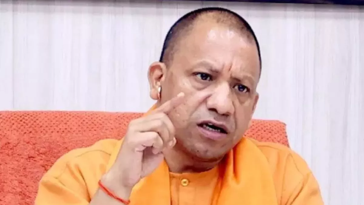 Yogi Sarkar : SDM Auraiya सस्पेंड, लिफाफा Video से मचा बवाल