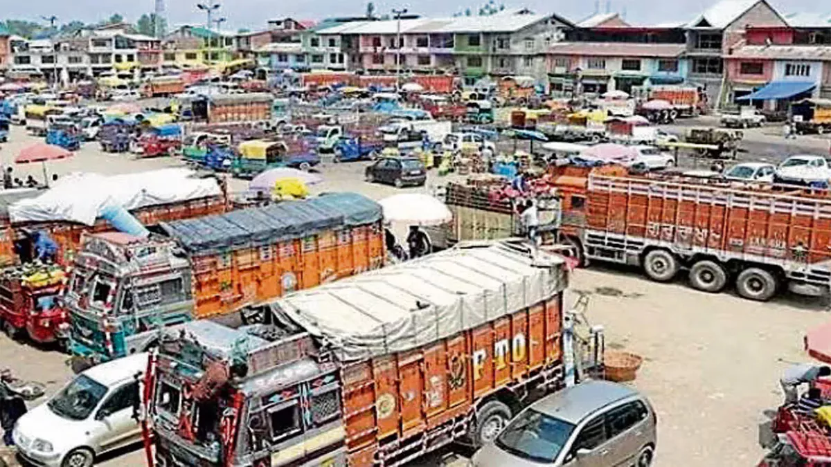 Jammu Srinagar Highway : Apple Growers Suffer ₹1200 Crore Loss