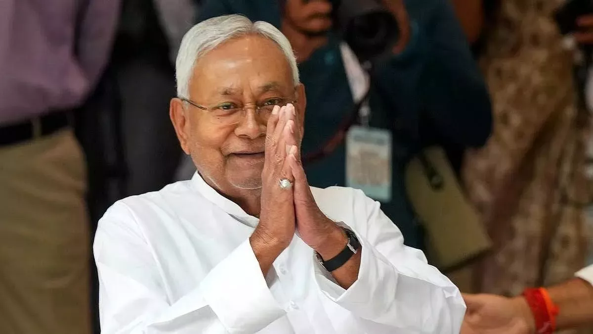 Bihar Government : नीतीश कुमार ने 16 लाख श्रमिकों को दिया 5000 रुपये