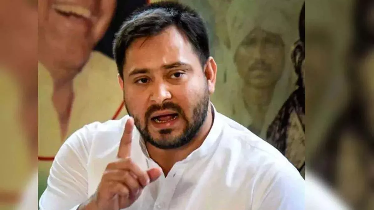 Tejashwi Yadav Attack: मोदी गुजरात में फैक्ट्री, वोट बिहार से |