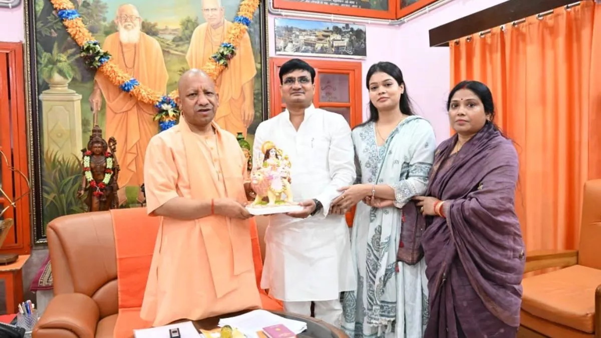 Gold Medalist Srishti Yadav ने CM Yogi से की मुलाकात |