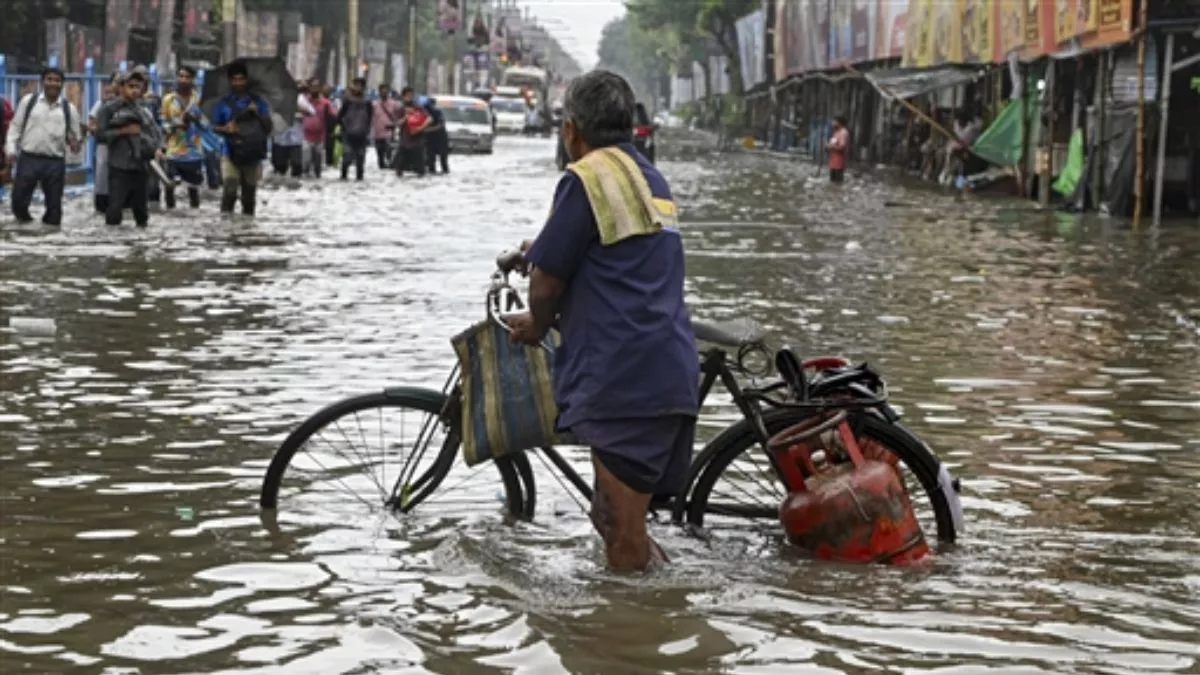 Kolkata Flights Heavy Rain IMD Alert | कोलकाता फ्लाइट बारिश अलर्ट